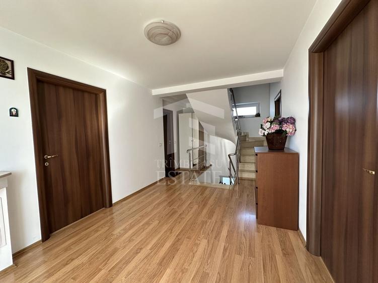 Casă cu 5 camere cu Canalizare în Andronache
