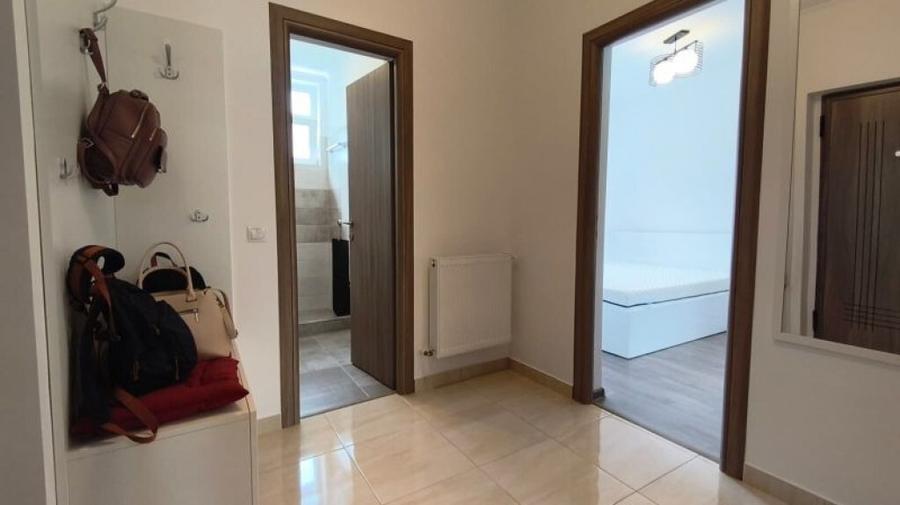 Apartament cu 2 camere decomandat în Cetate