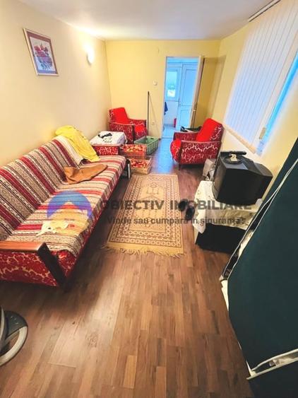 Casă cu 5 camere cu Teren 2189 Mp în Central