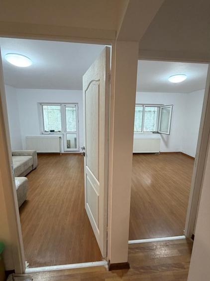 Apartament cu 3 camere decomandat în Valea Moșneagului