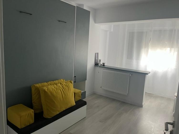 Apartament cu 3 camere decomandat în Păcurari
