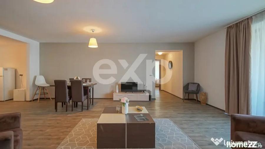Apartament cu 3 camere decomandat în Central