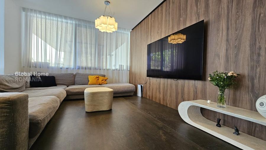 Duplex cu 4 camere cu Piscina în Corbeanca