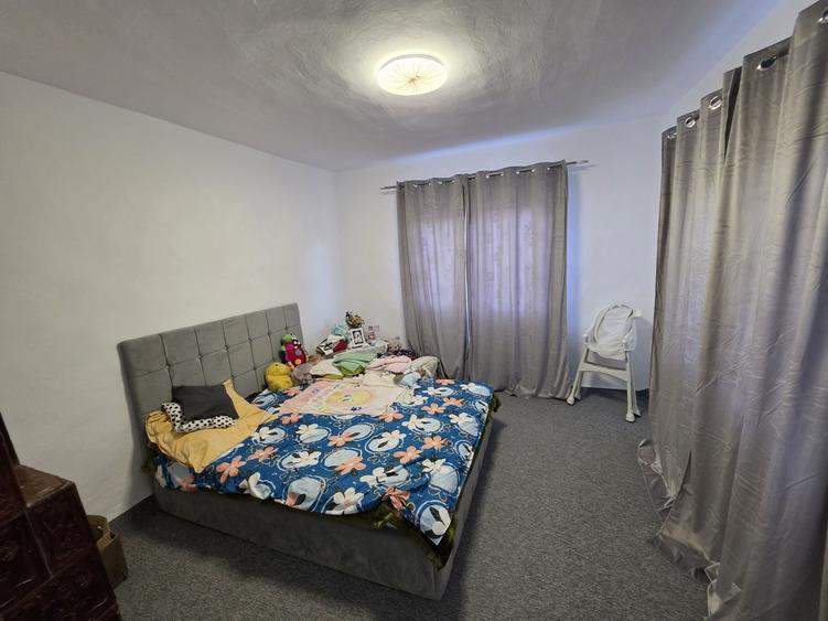 Casă cu 3 camere în Central