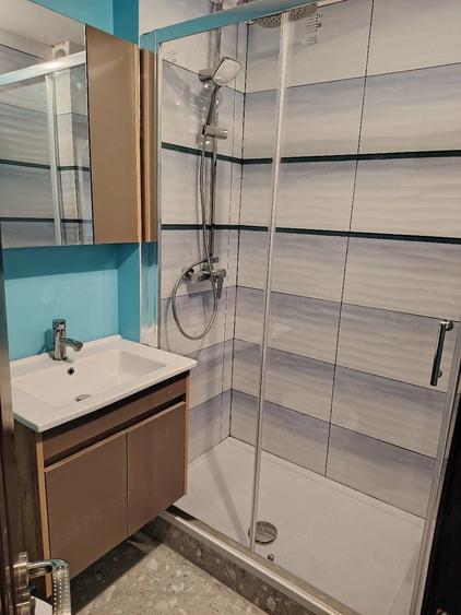 Apartament cu 4 camere decomandat în Exterior Vest