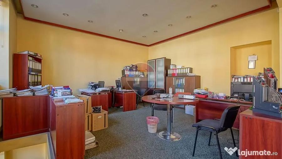 Spațiu comercial, de 120 mp, în Central