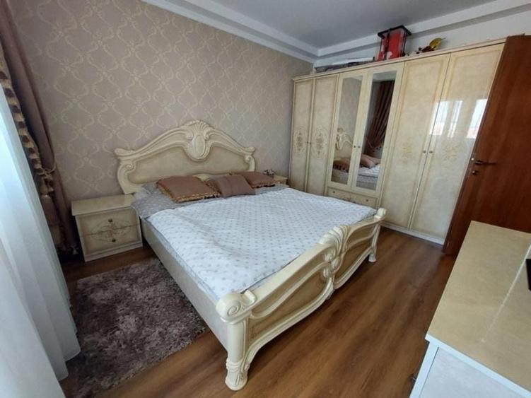 13 septembrie | 3 camere | 80mp | et 8 | bloc reabilitat | 165.700 - 9