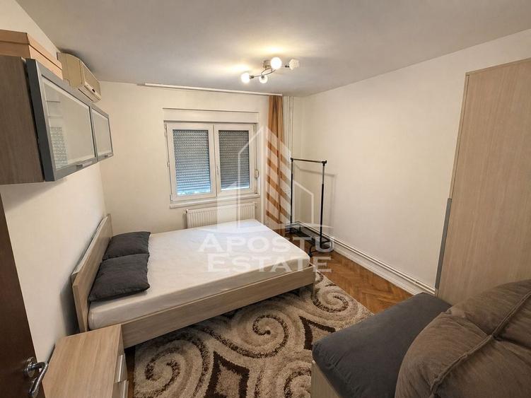 Apartament cu 3 camere decomandat în Complex Studențesc