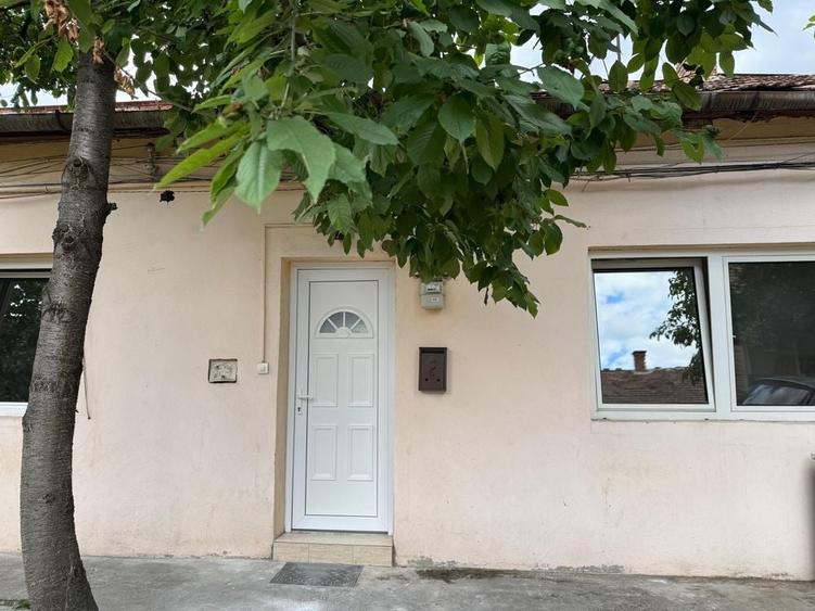 Casă cu 2 camere cu Teren 40 Mp în Central