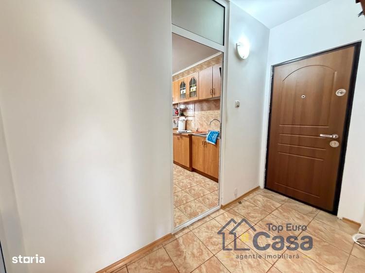 Apartament cu 4 camere decomandat în Central