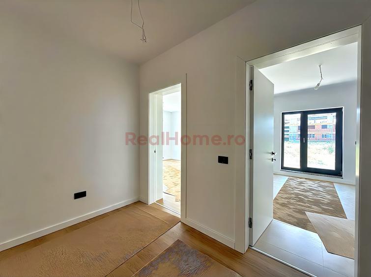 Apartament cu 3 camere decomandat în Theodor Pallady