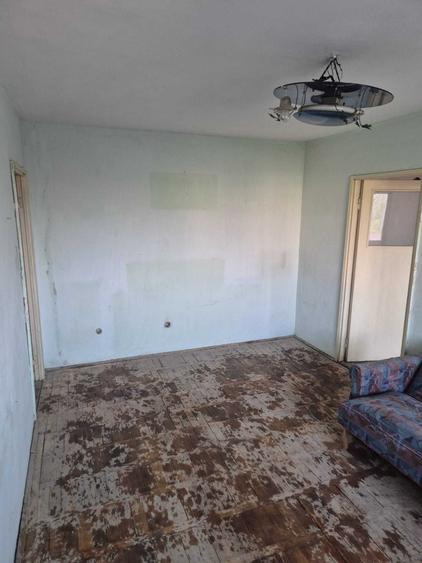 Apartament cu 3 camere semidecomandat în Nord