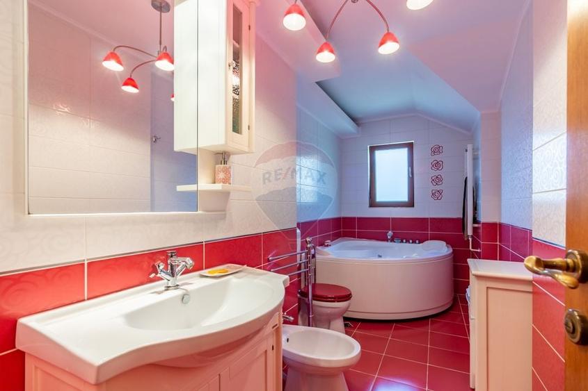 Casă individuală cu 5 camere cu Piscina în Corbeanca