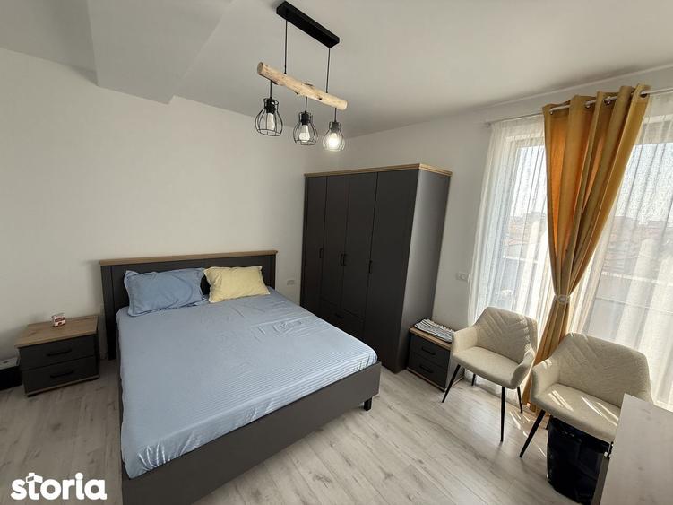 Apartament cu 3 camere decomandat, mobilat în Palazu Mare