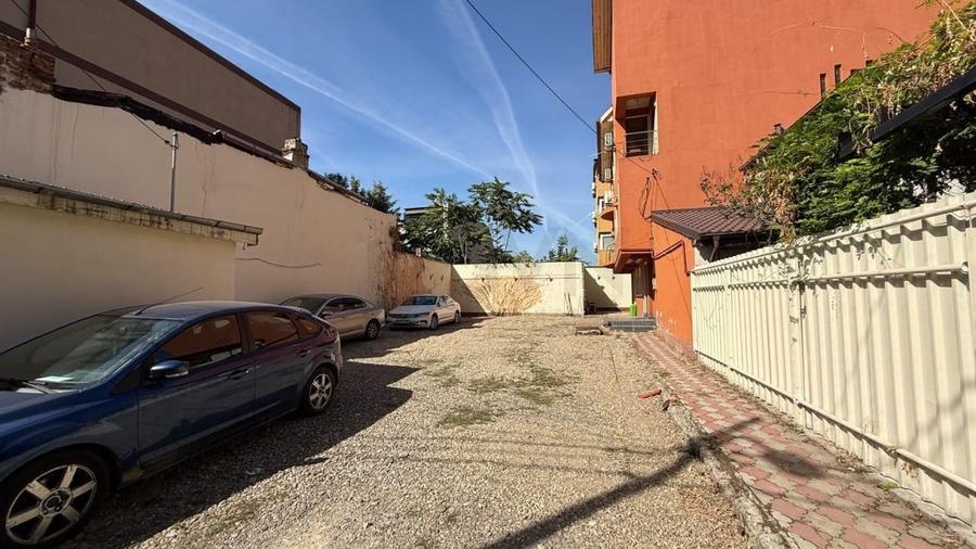 Casă individuală cu 10 camere cu Canalizare în Floreasca