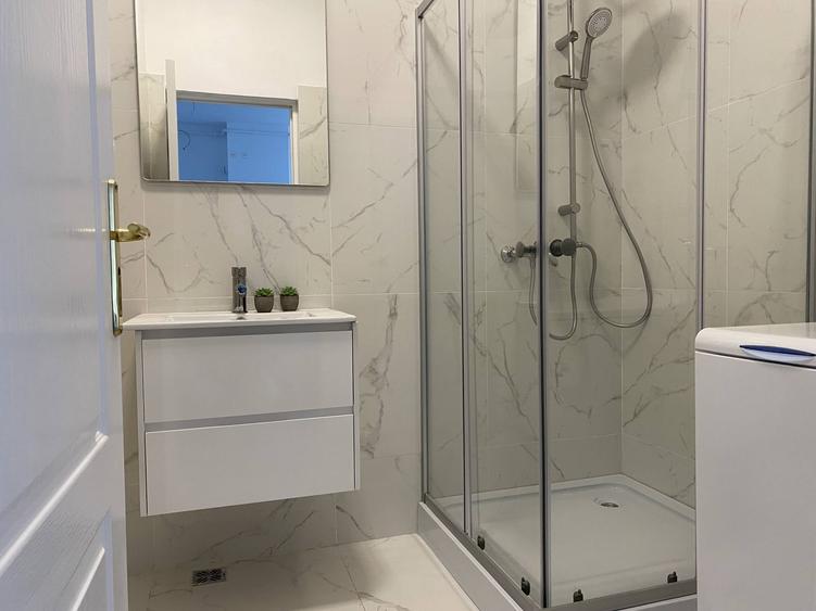 Apartament cu 2 camere semidecomandat în Florești