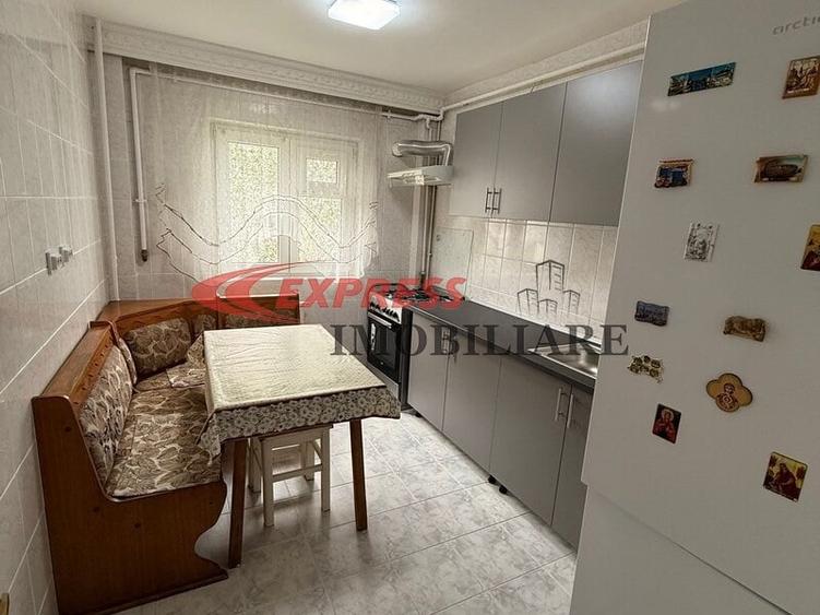 Apartament cu 3 camere decomandat în Dristor