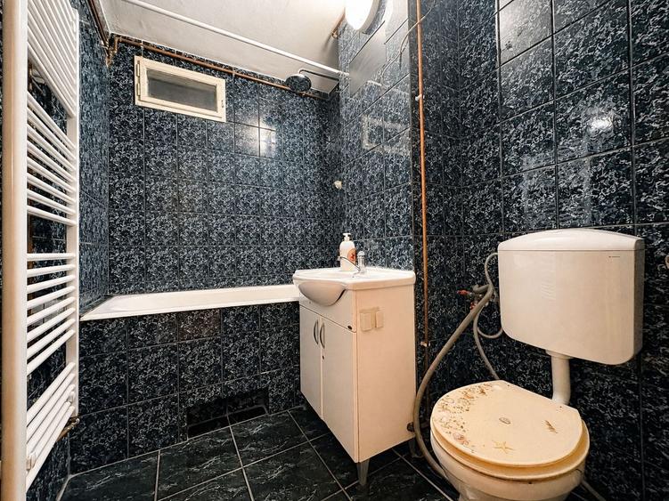 Apartament cu 3 camere decomandat, mobilat în Aradului