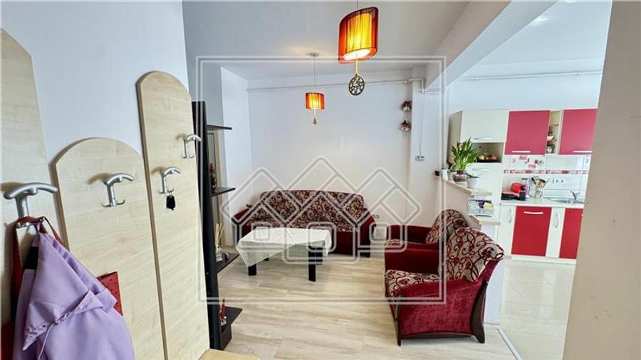 Apartament cu 3 camere nedecomandat în Turnișor