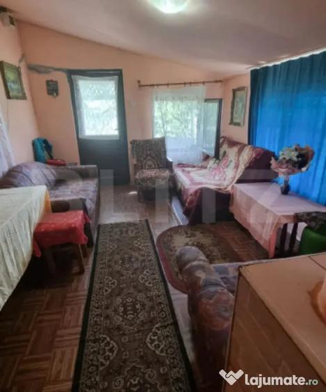 Casă cu 3 camere cu Teren 670 Mp în Central