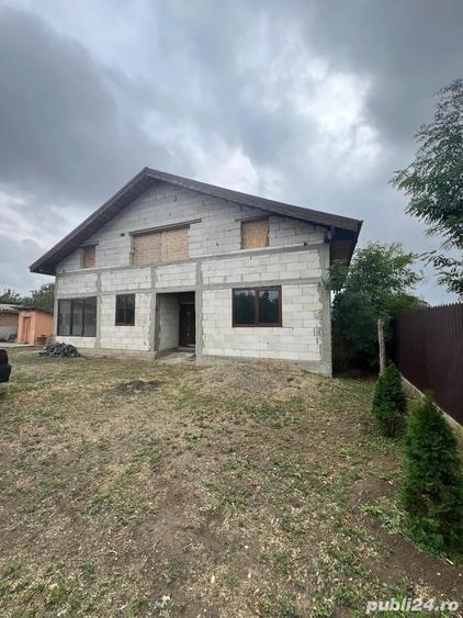 Casă cu 4 camere cu Teren 895 Mp în Vadu Pașii