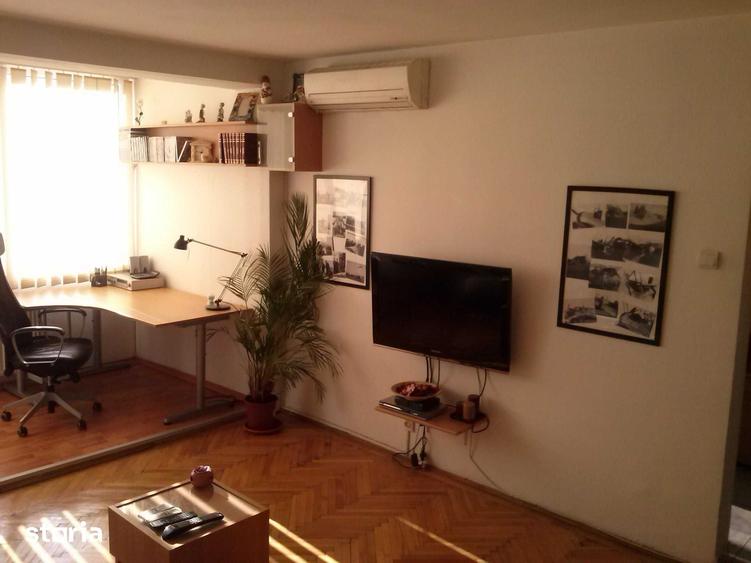 Apartament cu 2 camere semidecomandat în Tei