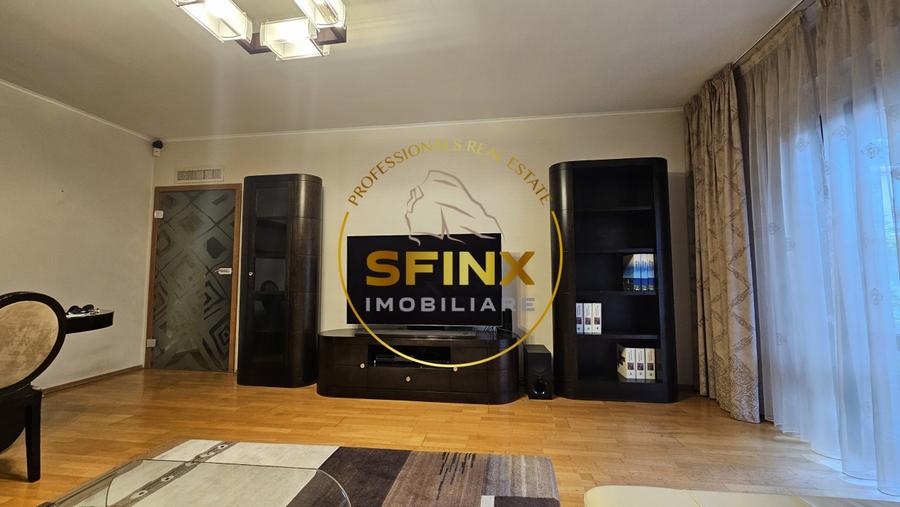 Apartament cu 3 camere decomandat, mobilat în Polonă