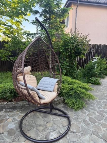Casă individuală cu 5 camere cu Teren 450 Mp în Central