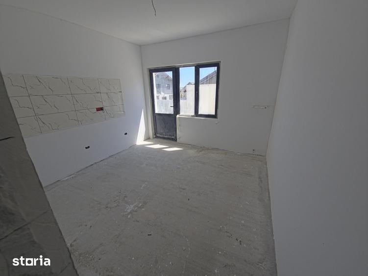 Casă cu 5 camere cu Teren 210 Mp în Valu lui Traian