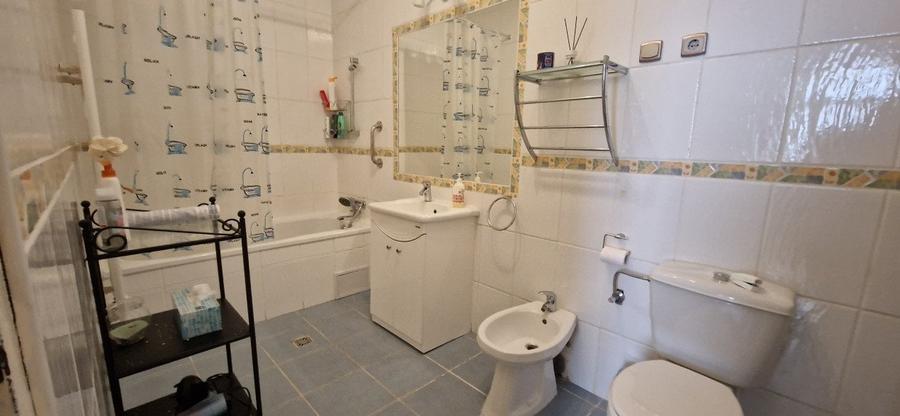 Apartament cu 3 camere, mobilat în Central