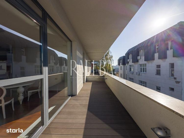 Apartament cu 4 camere, mobilat în Capitale