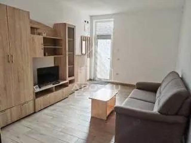 Apartament cu 2 camere semidecomandat în Ghiroda