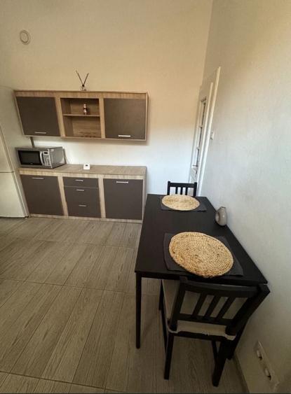 Apartament cu 2 camere semidecomandat în Traian