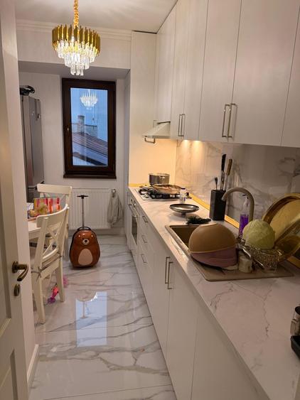 Apartament 3 camere vanzare Damaroaia cu parcare dubla subterana inclusa in pret - 3