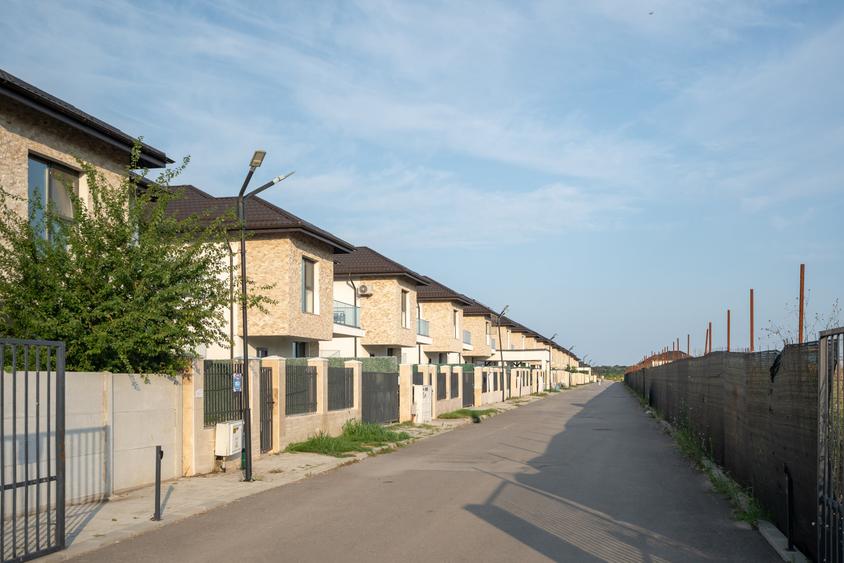 Casă individuală cu 5 camere cu Canalizare în Corbeanca