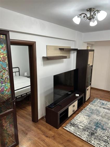 Apartament cu 2 camere semidecomandat, mobilat în Berceni