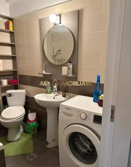 Garsonieră decomandată, mobilată în Jiului