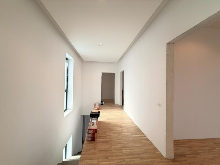 Casă individuală cu 4 camere cu Teren 470 Mp în Tunari