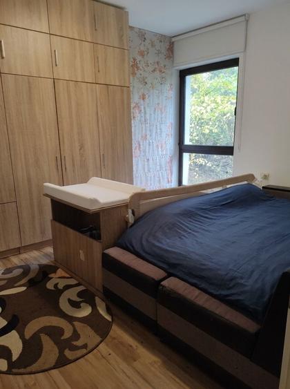 Apartament cu 3 camere decomandat în Schei