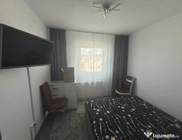 Apartament cu 2 camere semidecomandat în Florilor