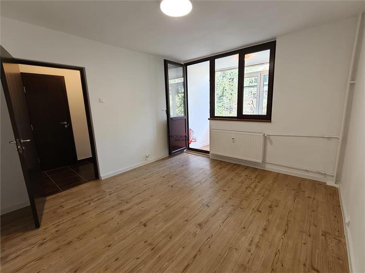 Apartament cu 3 camere decomandat în Ozana