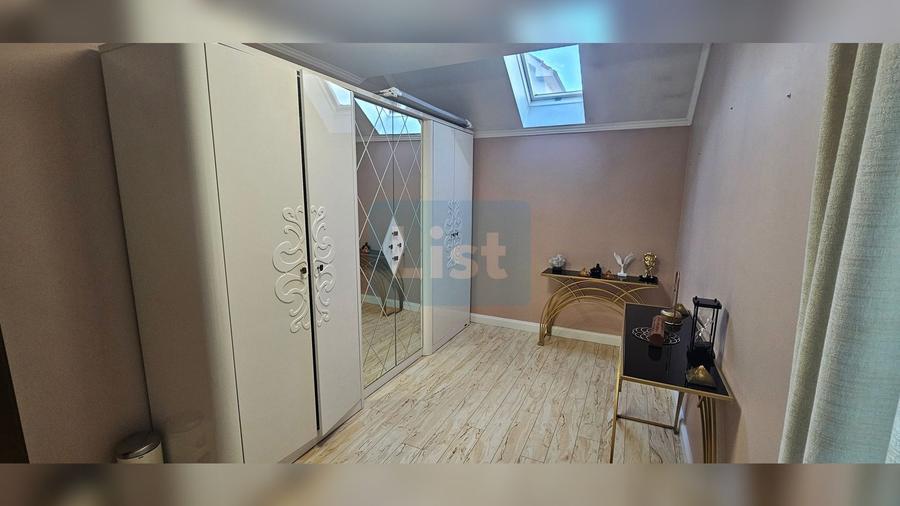 Casă cu 5 camere cu Teren 2400 Mp în Centura