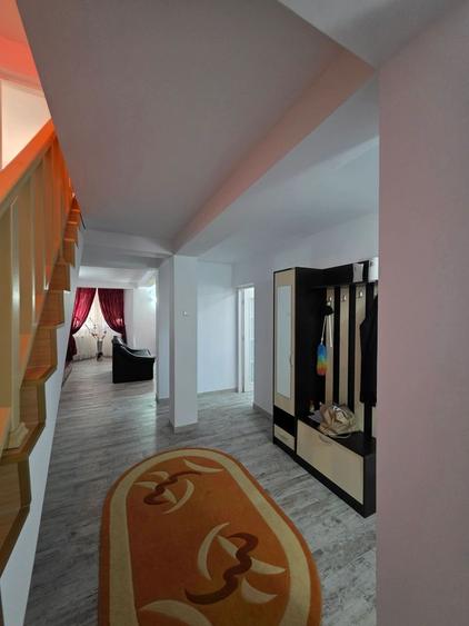 Casă individuală cu 5 camere cu Canalizare în Amara