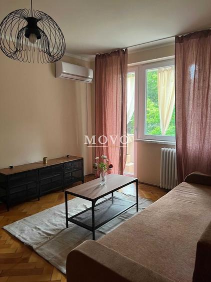 Apartament cu 2 camere semidecomandat, mobilat în Tipografilor