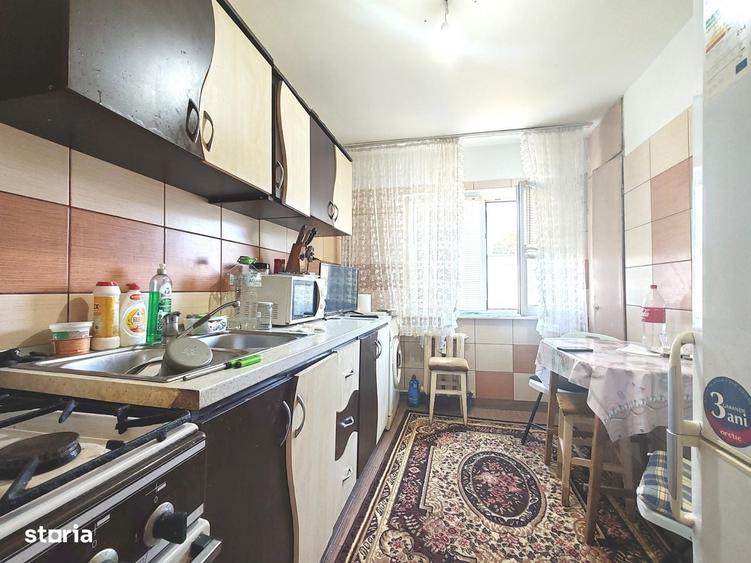 Apartament cu 3 camere decomandat în Prundu