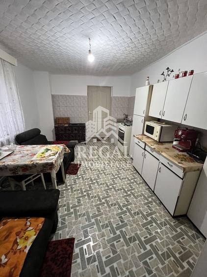 Casă individuală cu 7 camere cu Canalizare în Teliucu Inferior