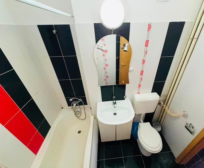 Apartament cu 2 camere semidecomandat în Complex Studențesc