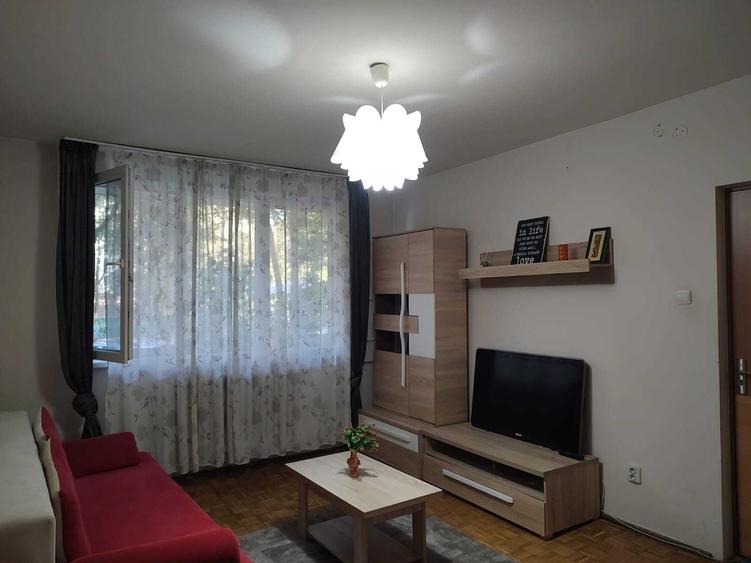 Apartament cu 2 camere semidecomandat în Exterior Vest