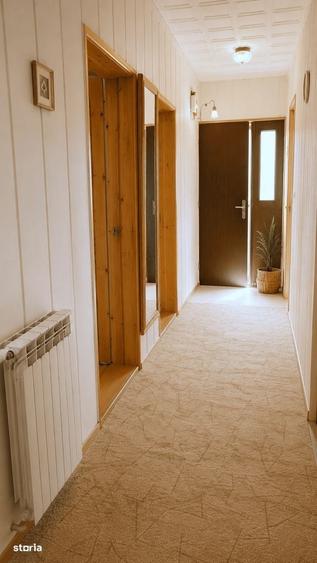 Casă cu 4 camere cu Teren 475 Mp în Central