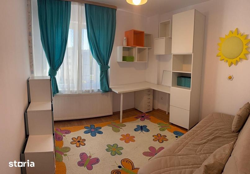 Apartament cu 4 camere decomandat în Pandurilor